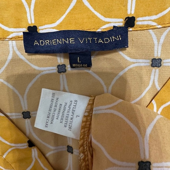 🛍️Adrienne Vittadini Roll up sleeve V-neck blouse with cute pockets size large - Picture 2 of 9